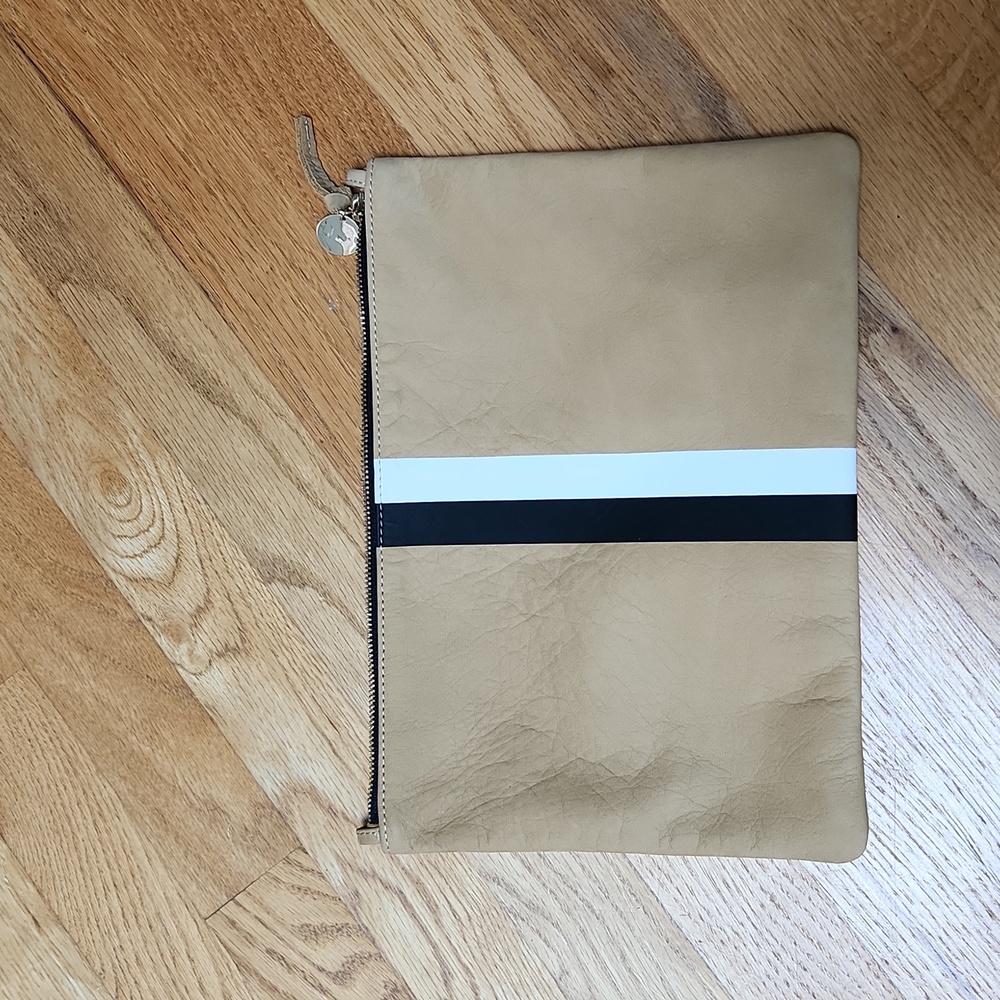 Clare V Flat Clutch